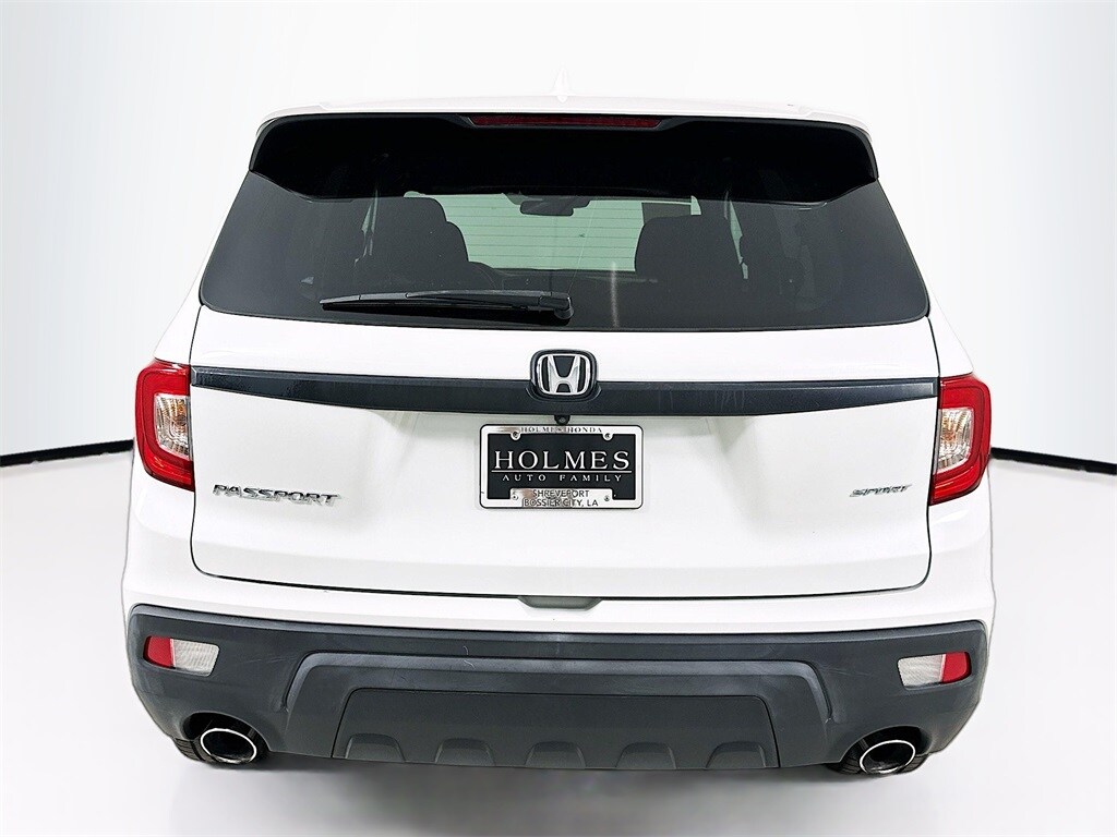 2021 Honda Passport Sport photo 2