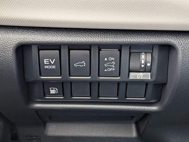 2025 Subaru Forester Limited - Photo 18