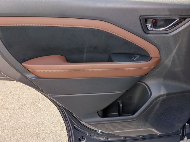 2025 Subaru Forester Touring - Photo 29