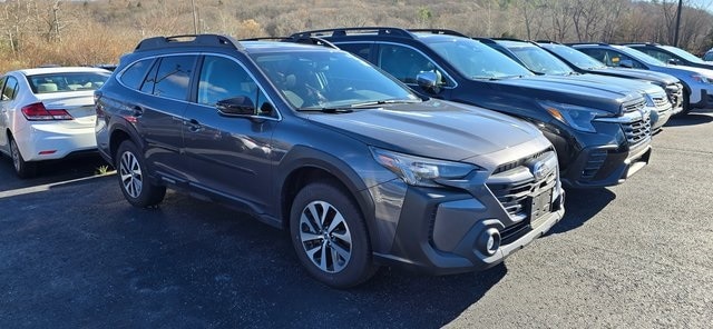 2025 Subaru Outback Premium's photo