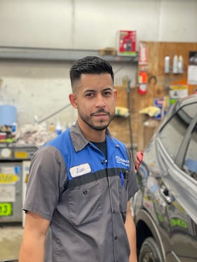Staff member Juan Carlos from ID_15940490dbd7