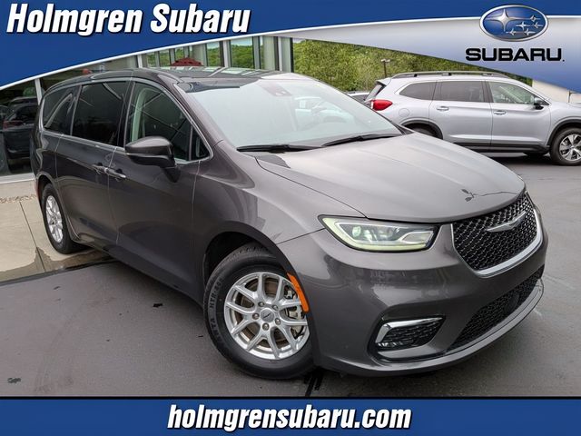 2023 Chrysler Pacifica Touring L's photo