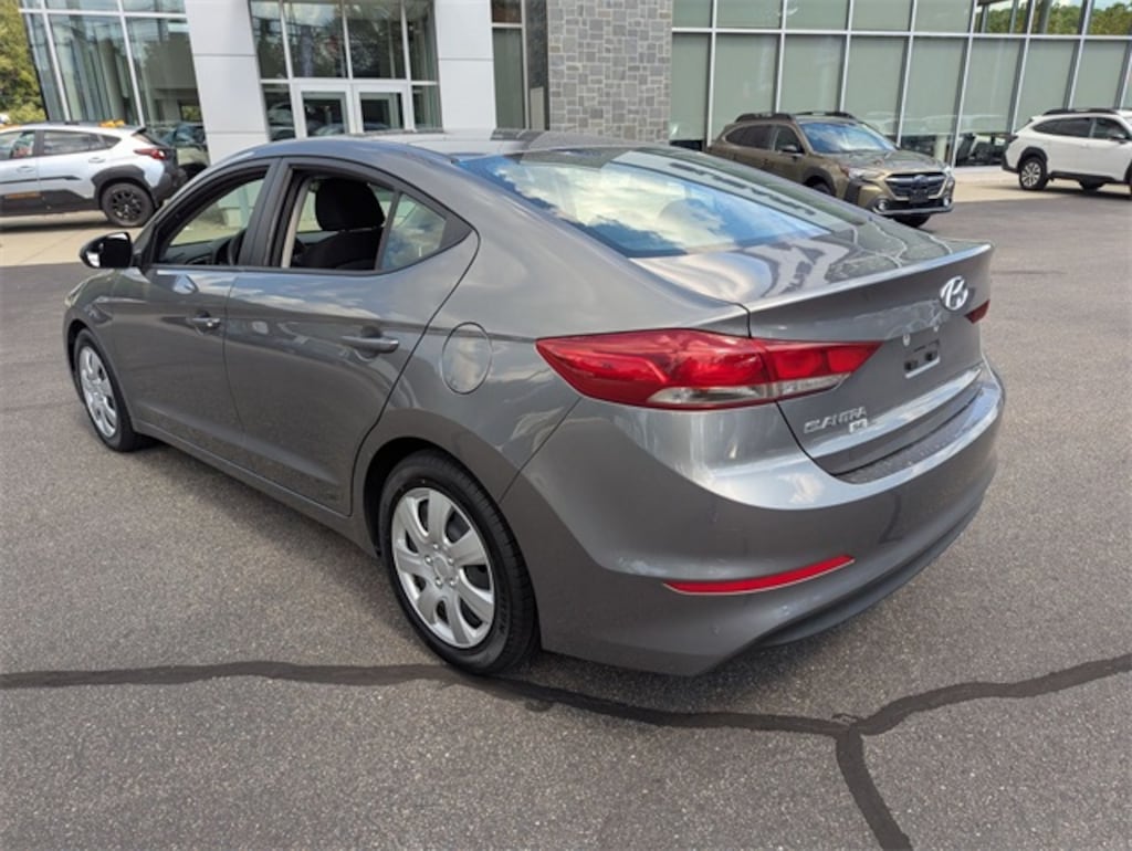 Used 2018 Hyundai Elantra SE Sedan