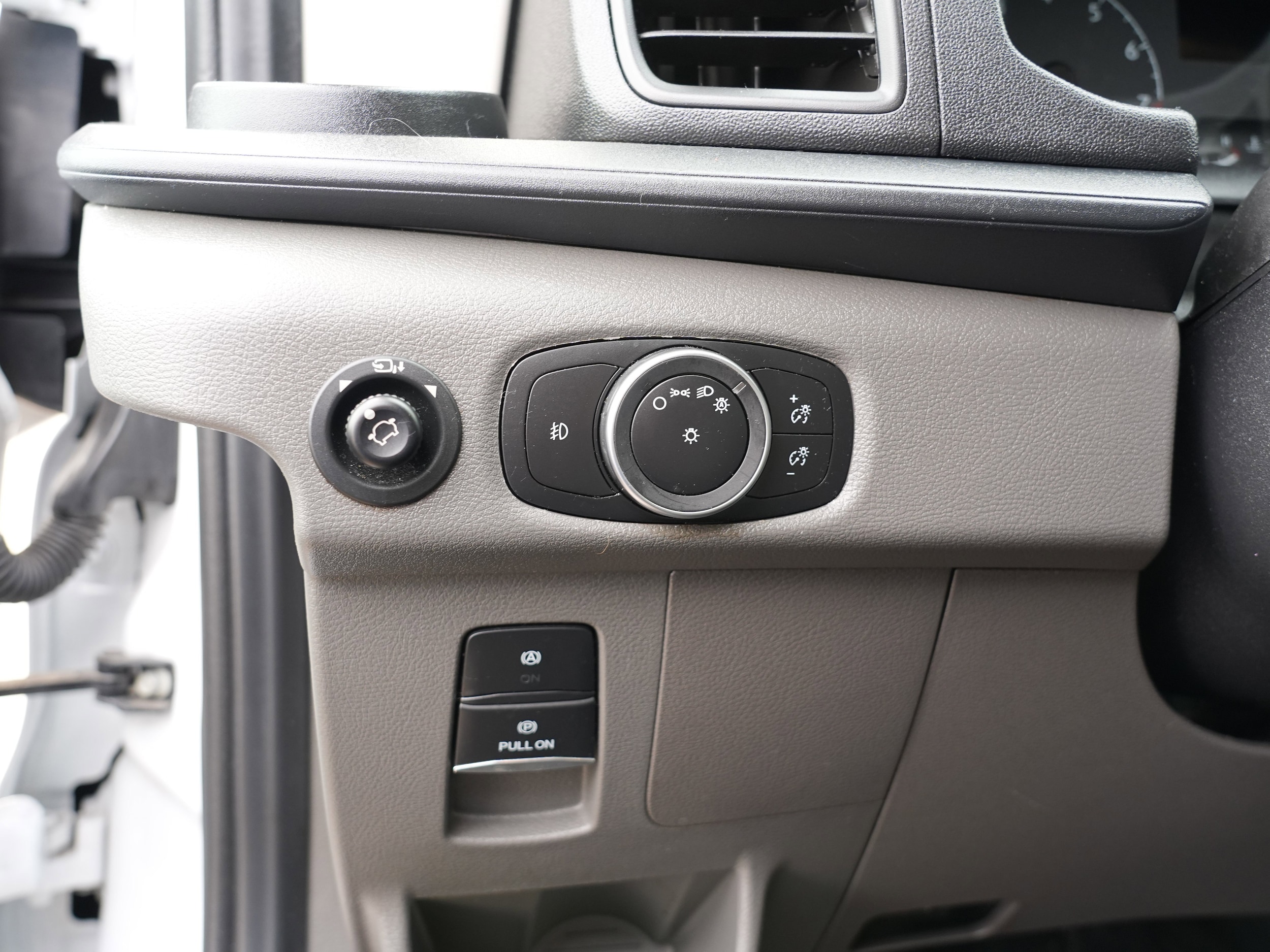 2023 Ford Transit Passenger Van XLT - Photo 16