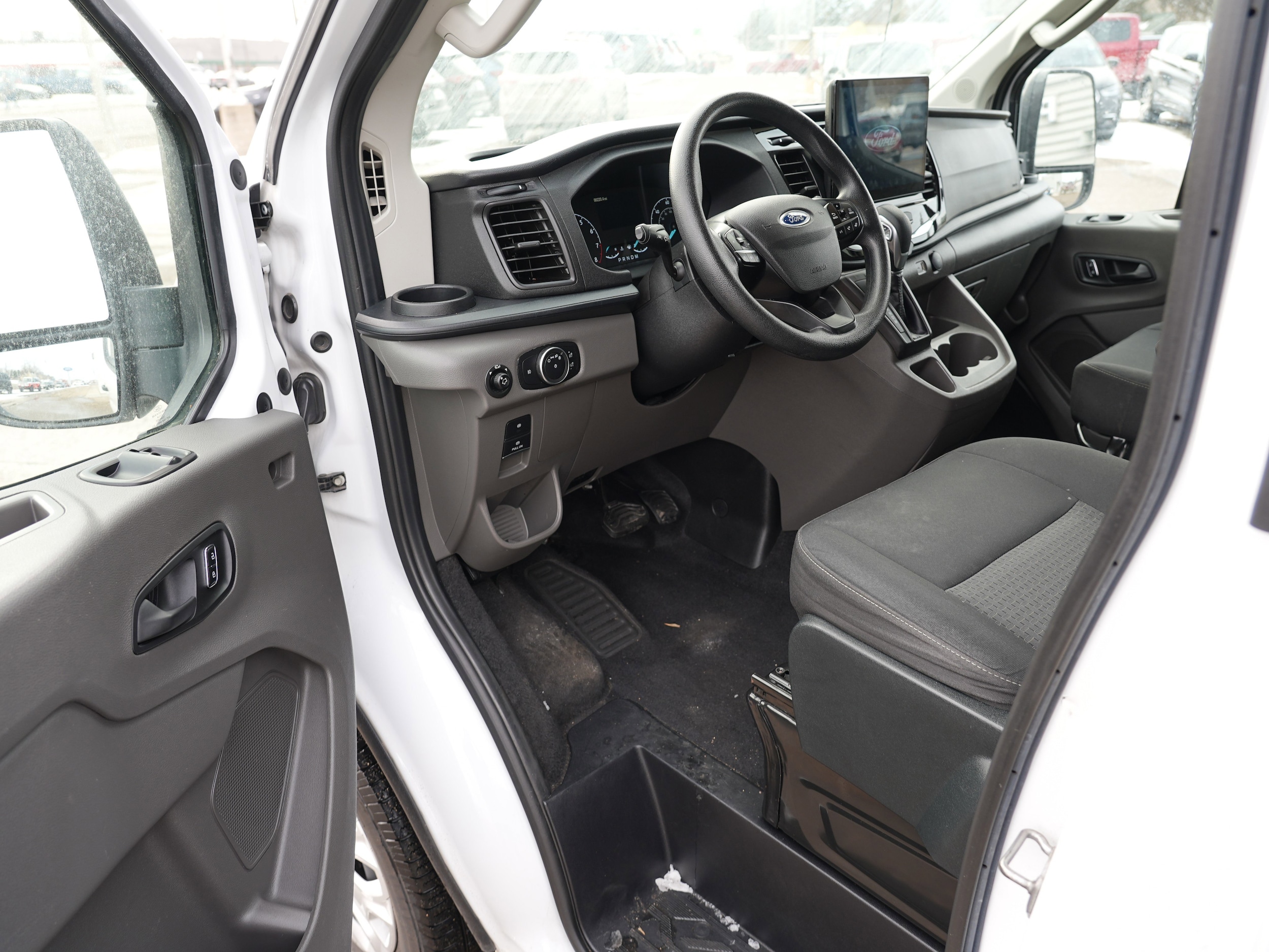 2023 Ford Transit Passenger Van XLT - Photo 13