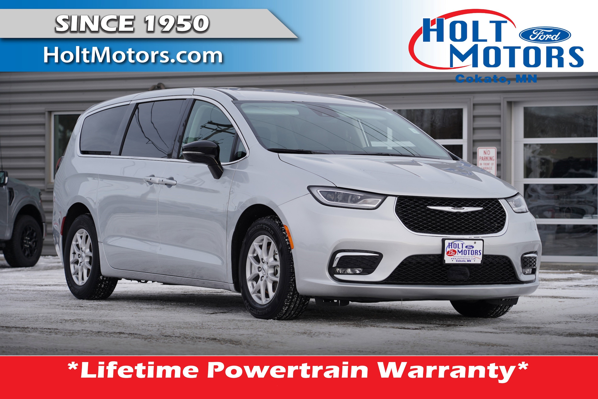 2024 Chrysler Pacifica Touring L's photo