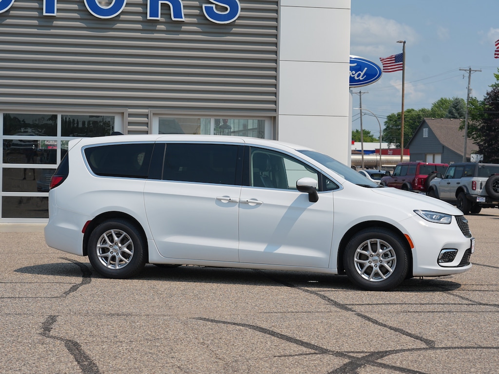 Used 2023 Chrysler Pacifica Touring L Passenger Van