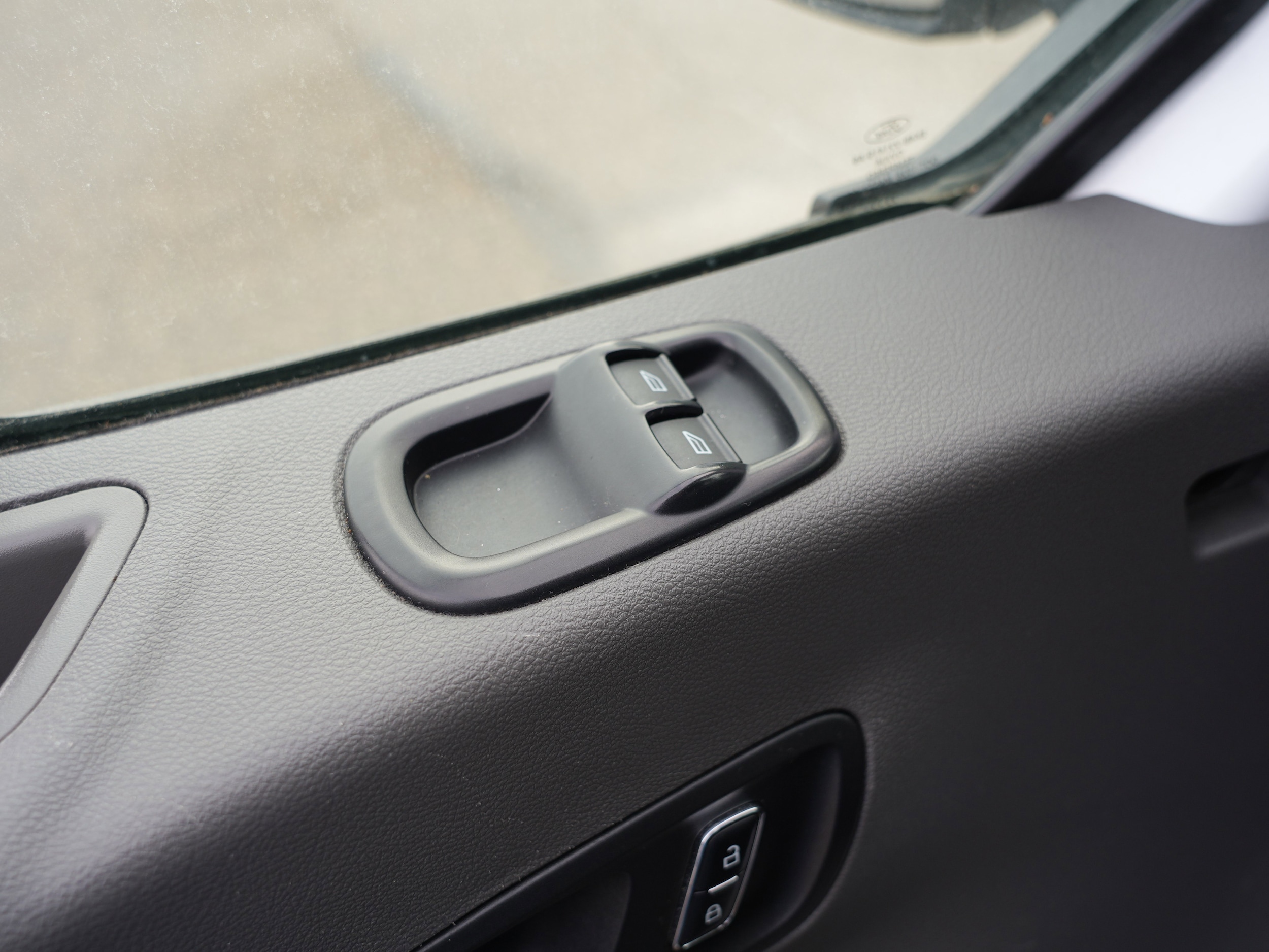 2023 Ford Transit Passenger Van XLT - Photo 17
