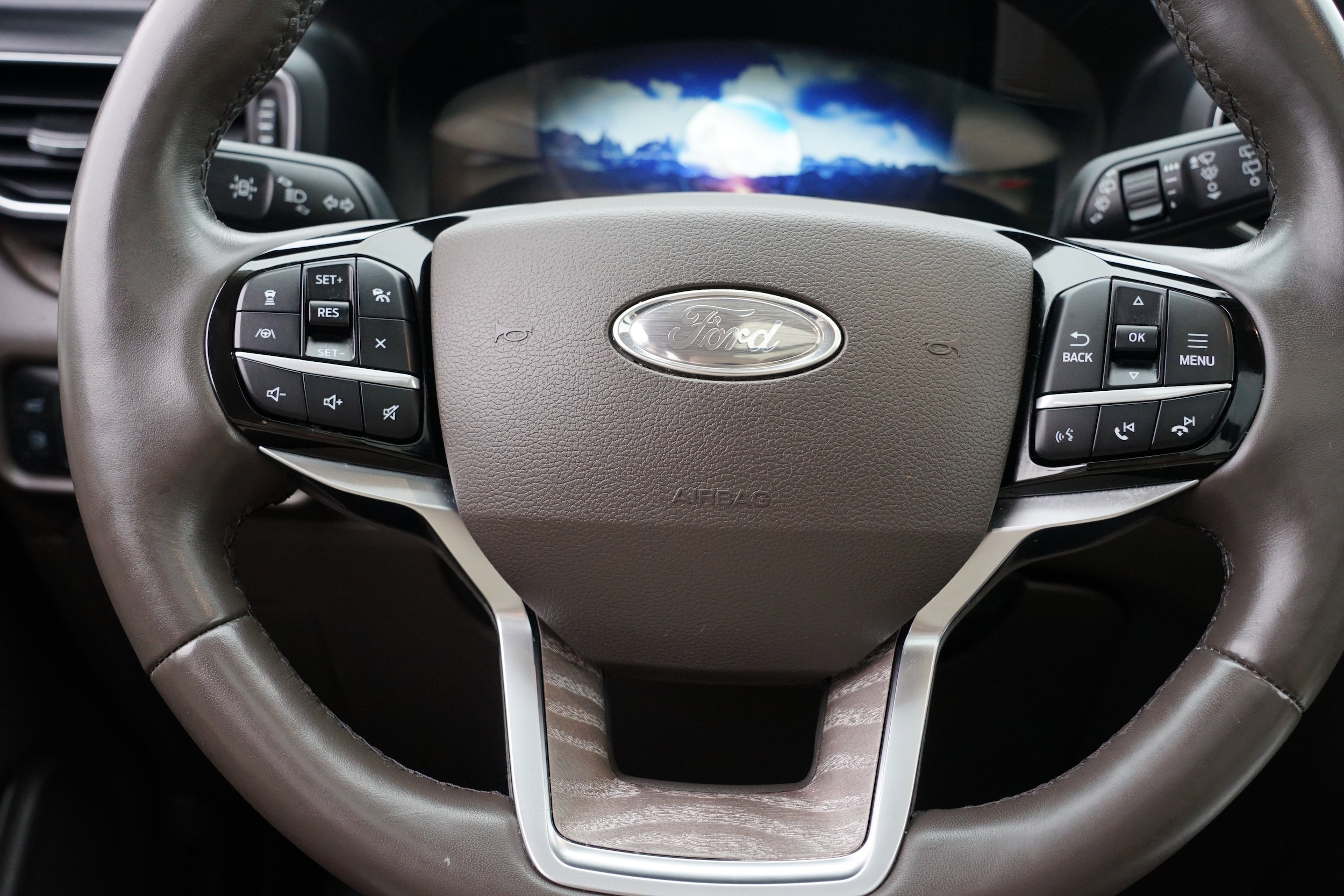 2022 Ford Explorer Platinum - Photo 23