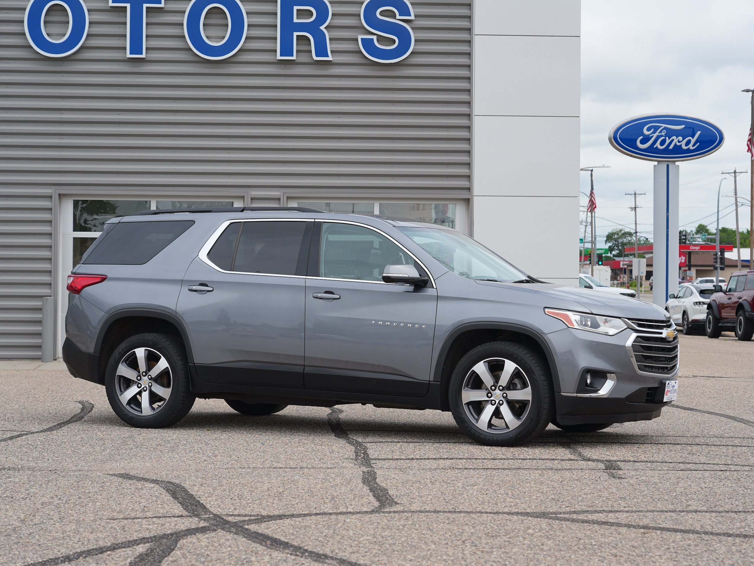 Used 2019 Chevrolet Traverse 3LT with VIN 1GNEVHKW6KJ163506 for sale in Cokato, Minnesota
