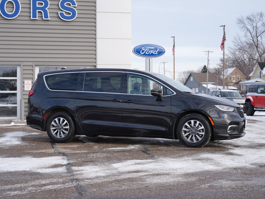 Used 2023 Chrysler Pacifica Hybrid Touring L Passenger Van