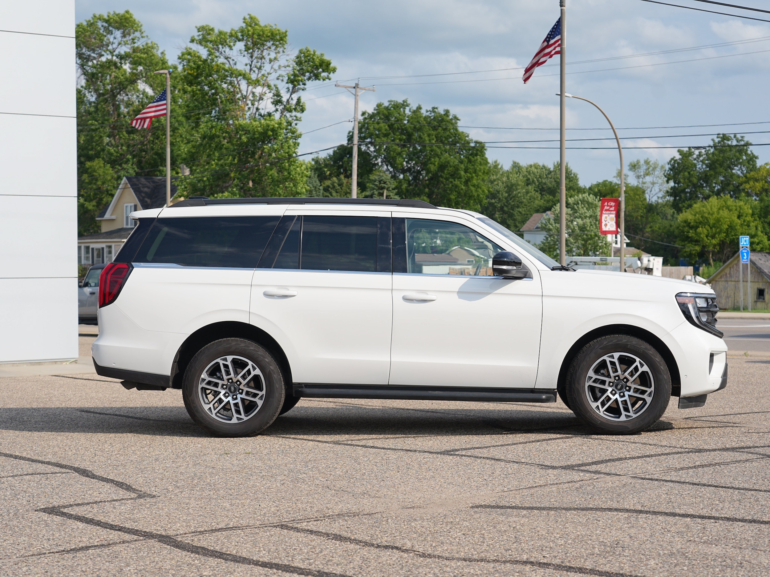 Used 2025 Ford Expedition Active with VIN 1FMJU1J82SEA42092 for sale in Cokato, Minnesota