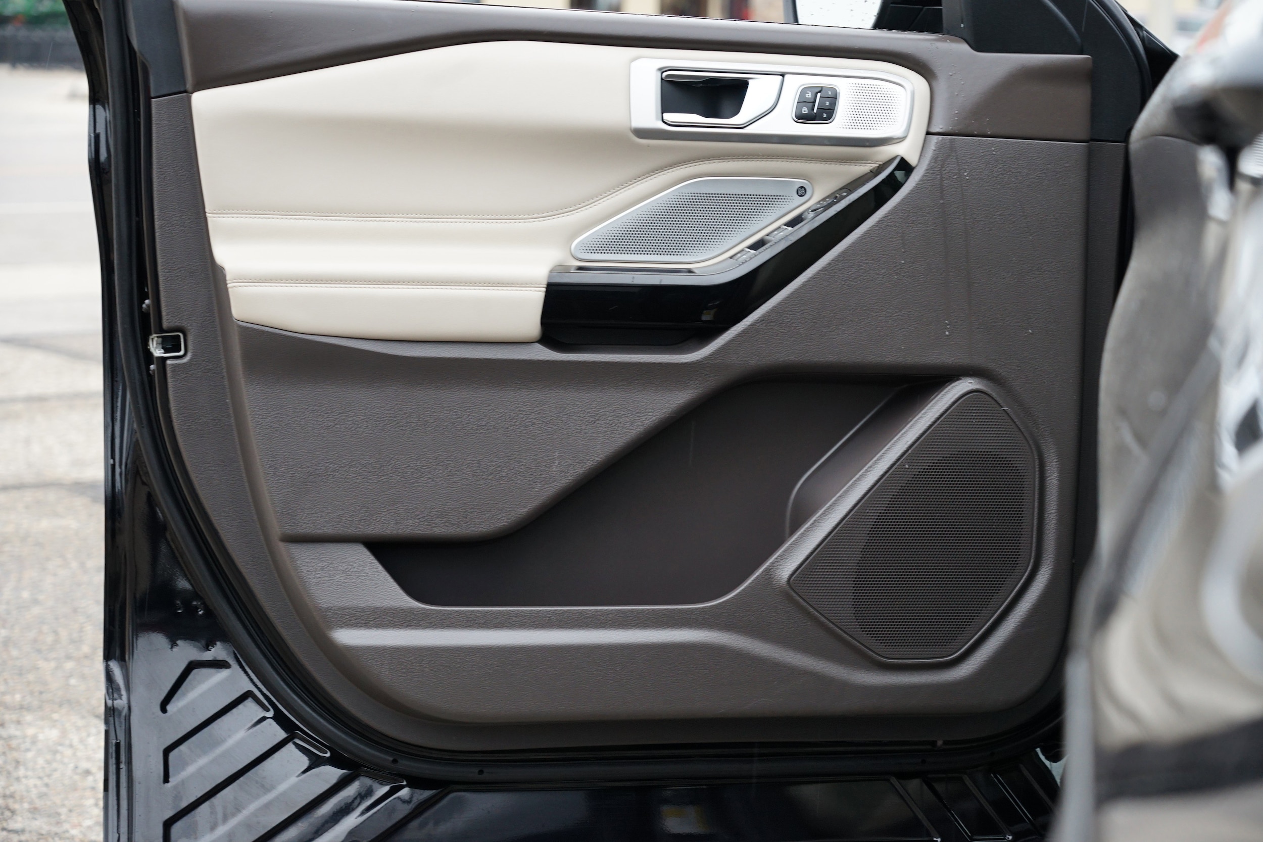 2022 Ford Explorer Platinum - Photo 14
