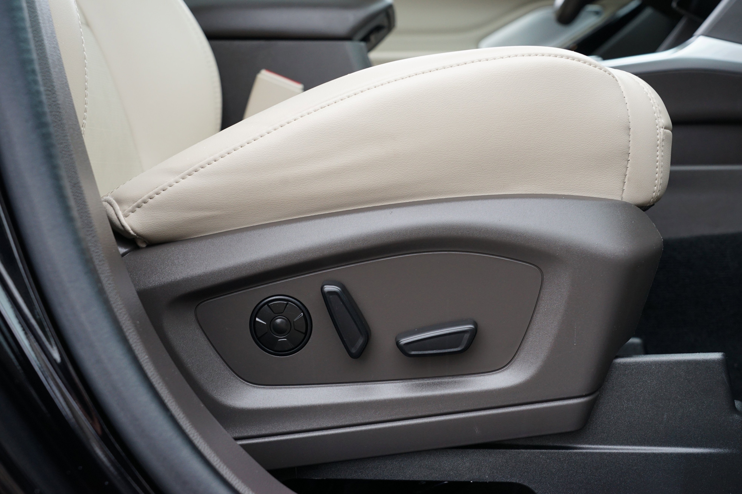2022 Ford Explorer Platinum - Photo 32