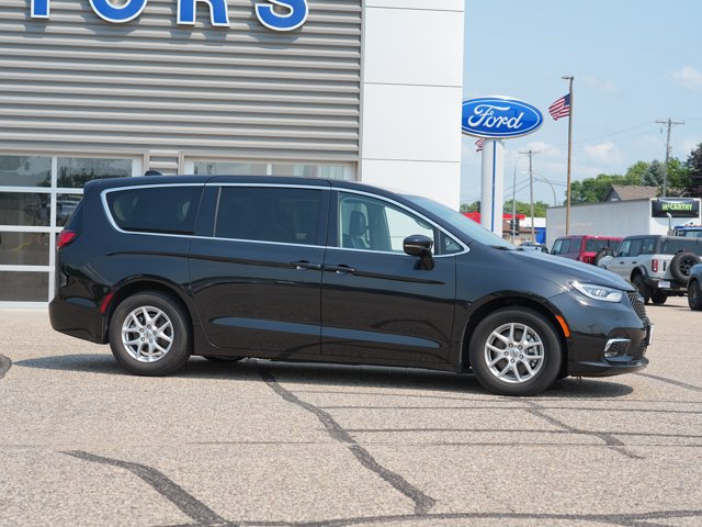 Used 2024 Chrysler Pacifica Touring L with VIN 2C4RC1BG4RR101785 for sale in Cokato, Minnesota