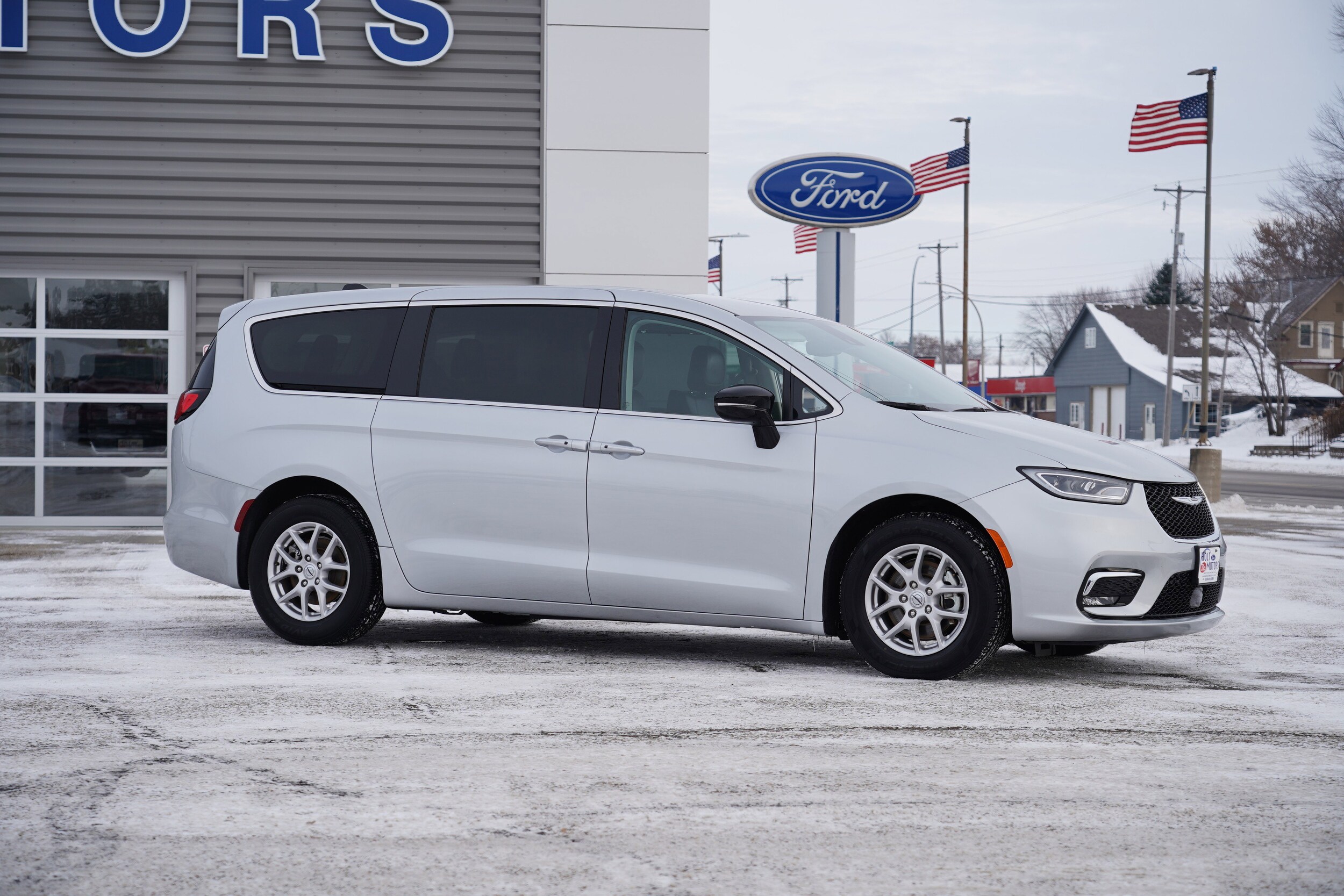 Used 2024 Chrysler Pacifica Touring L with VIN 2C4RC1BG6RR172387 for sale in Cokato, Minnesota