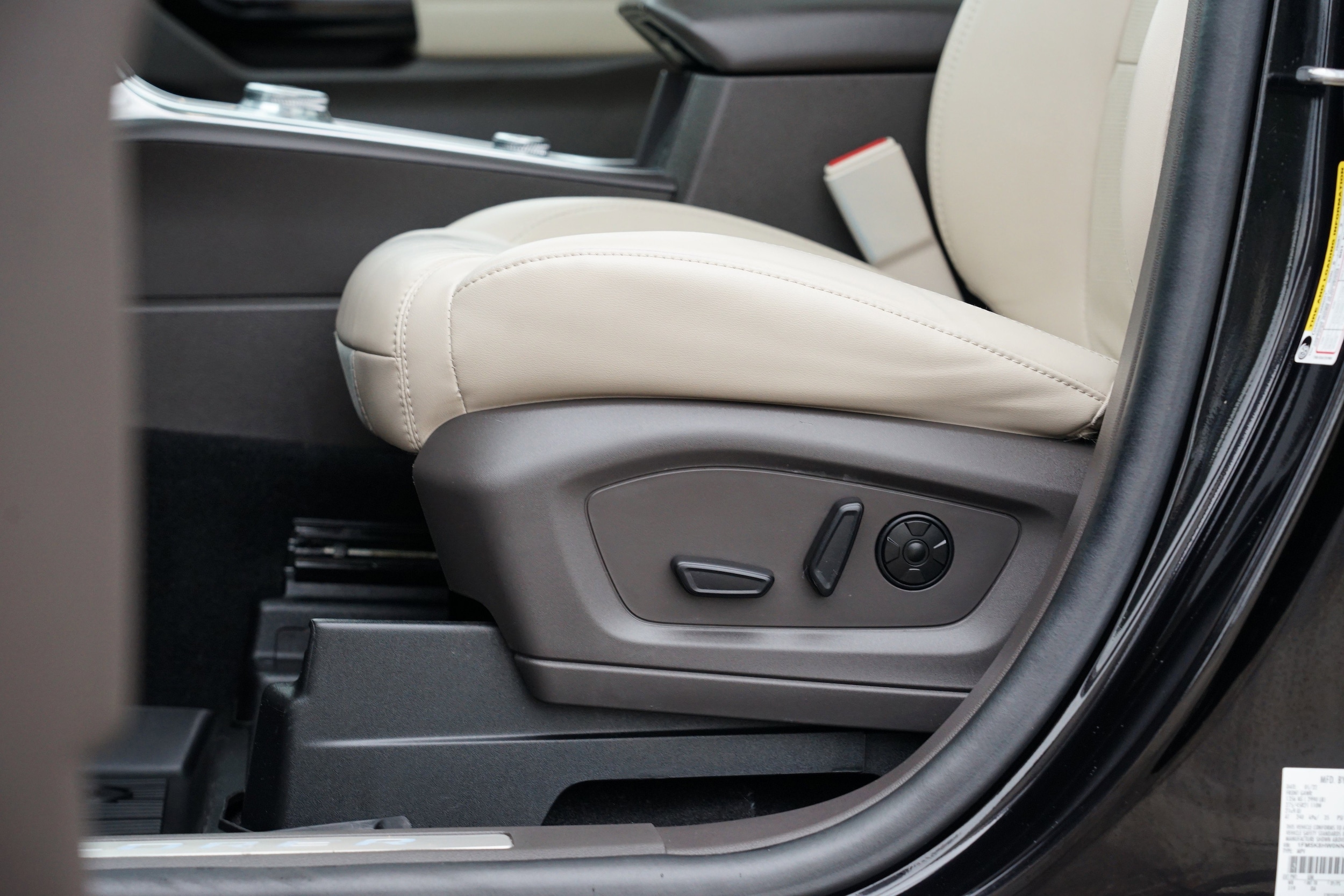 2022 Ford Explorer Platinum - Photo 15