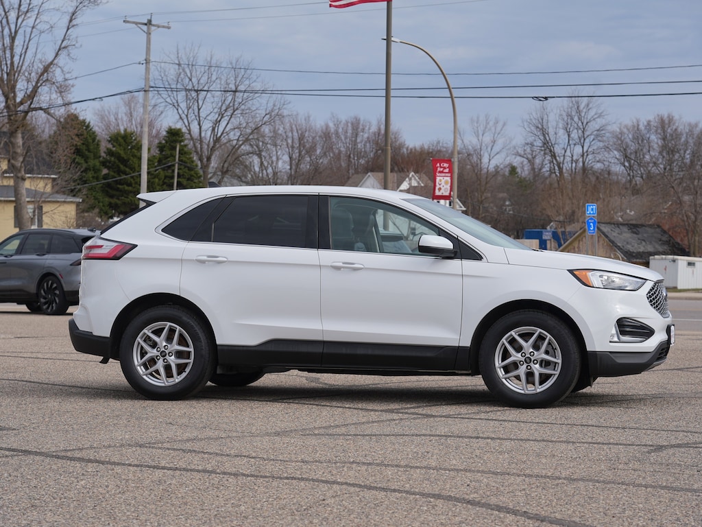 Used 2024 Ford Edge SEL SUV