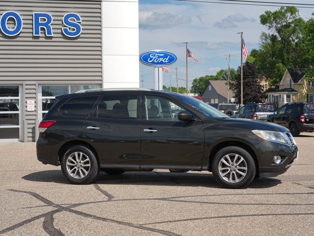 Used 2016 Nissan Pathfinder SV with VIN 5N1AR2MM1GC616281 for sale in Cokato, Minnesota
