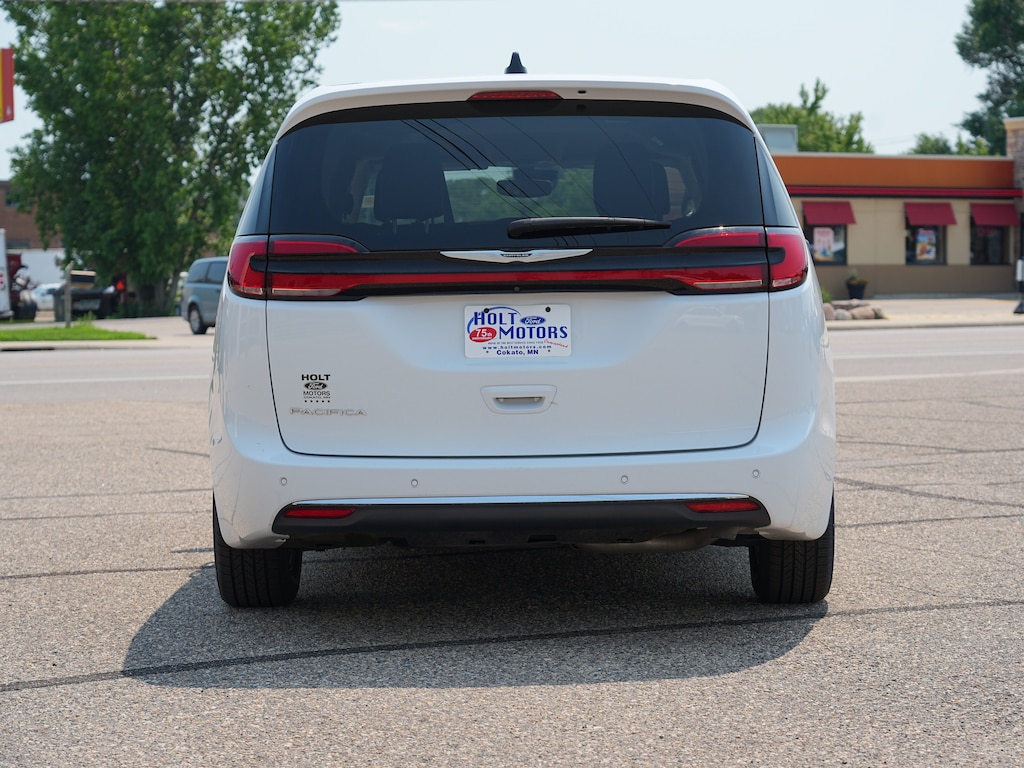 Used 2023 Chrysler Pacifica Touring L Passenger Van