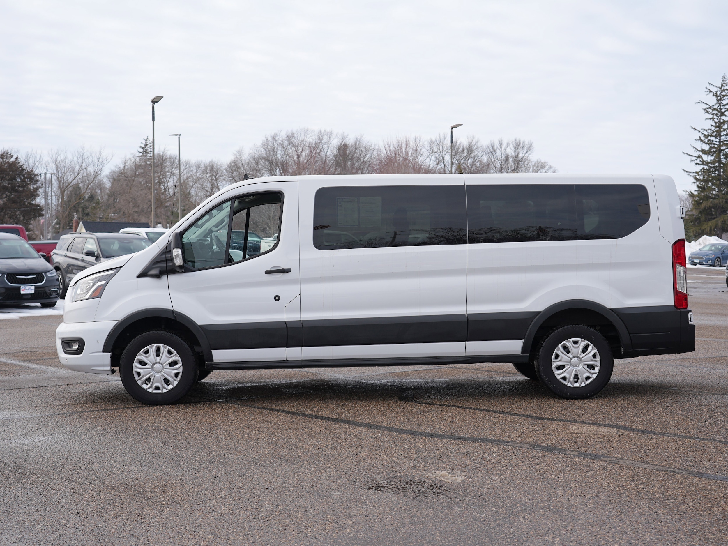 2023 Ford Transit Passenger Van XLT - Photo 6