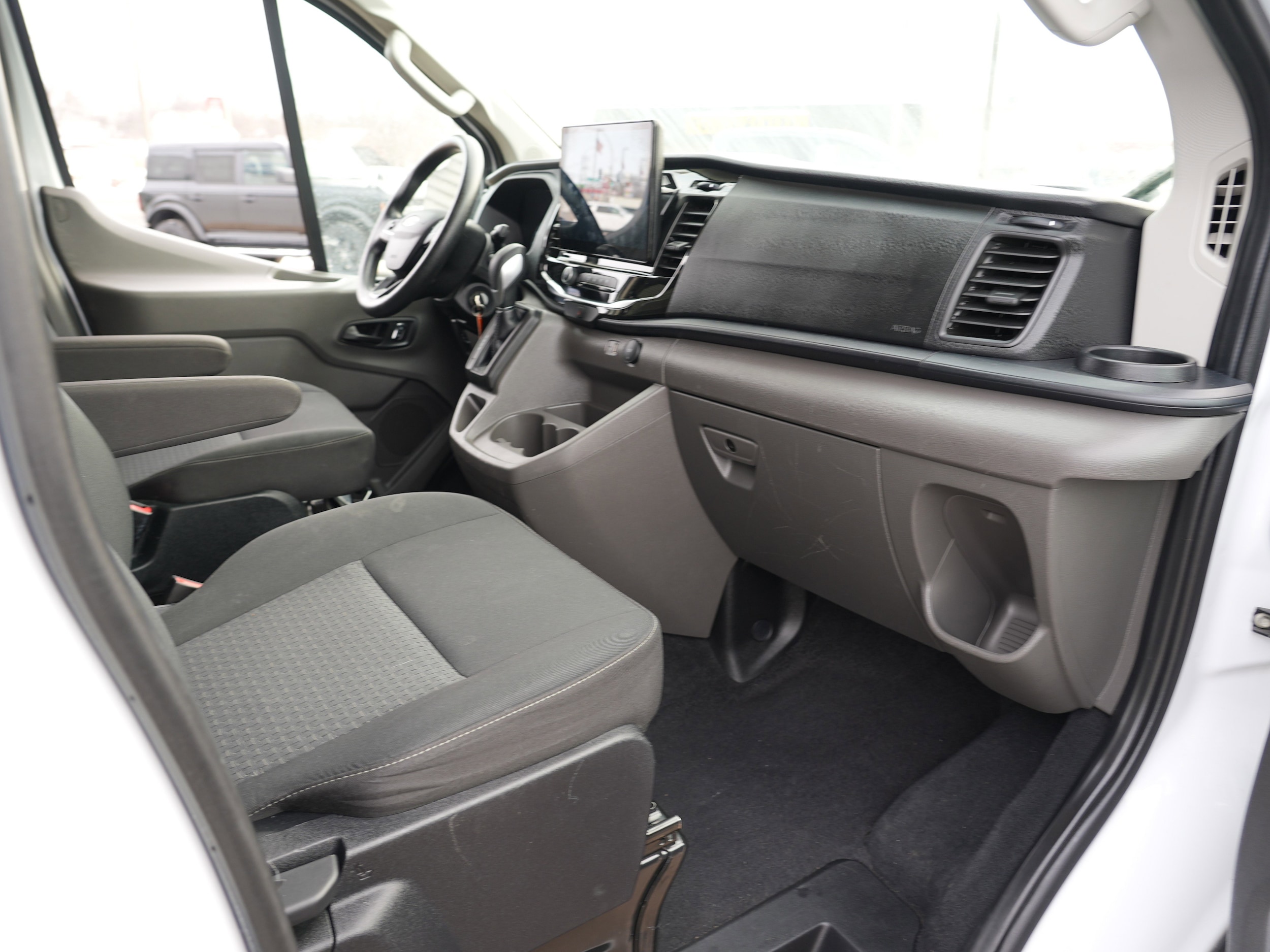 2023 Ford Transit Passenger Van XLT - Photo 18