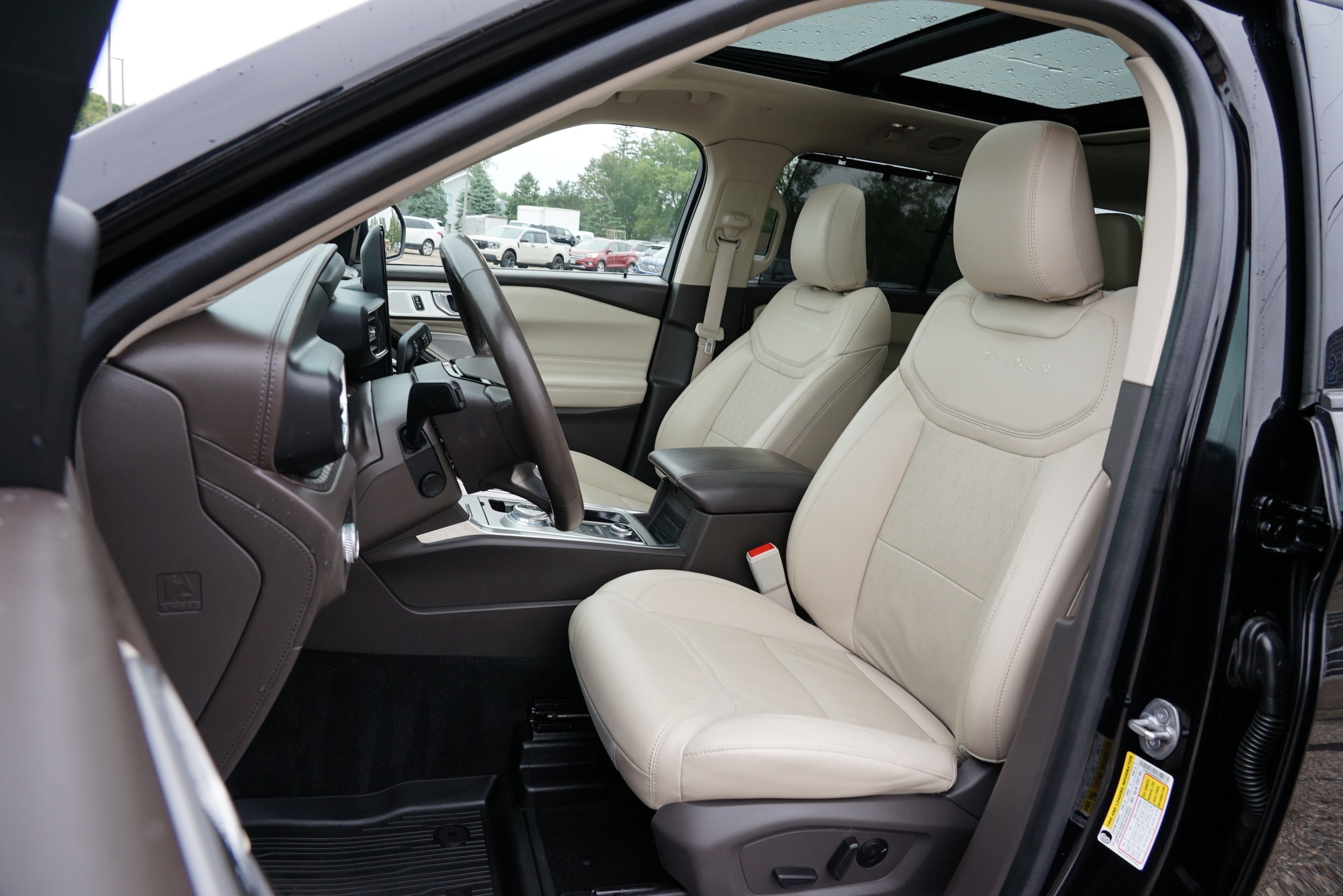 2022 Ford Explorer Platinum - Photo 12