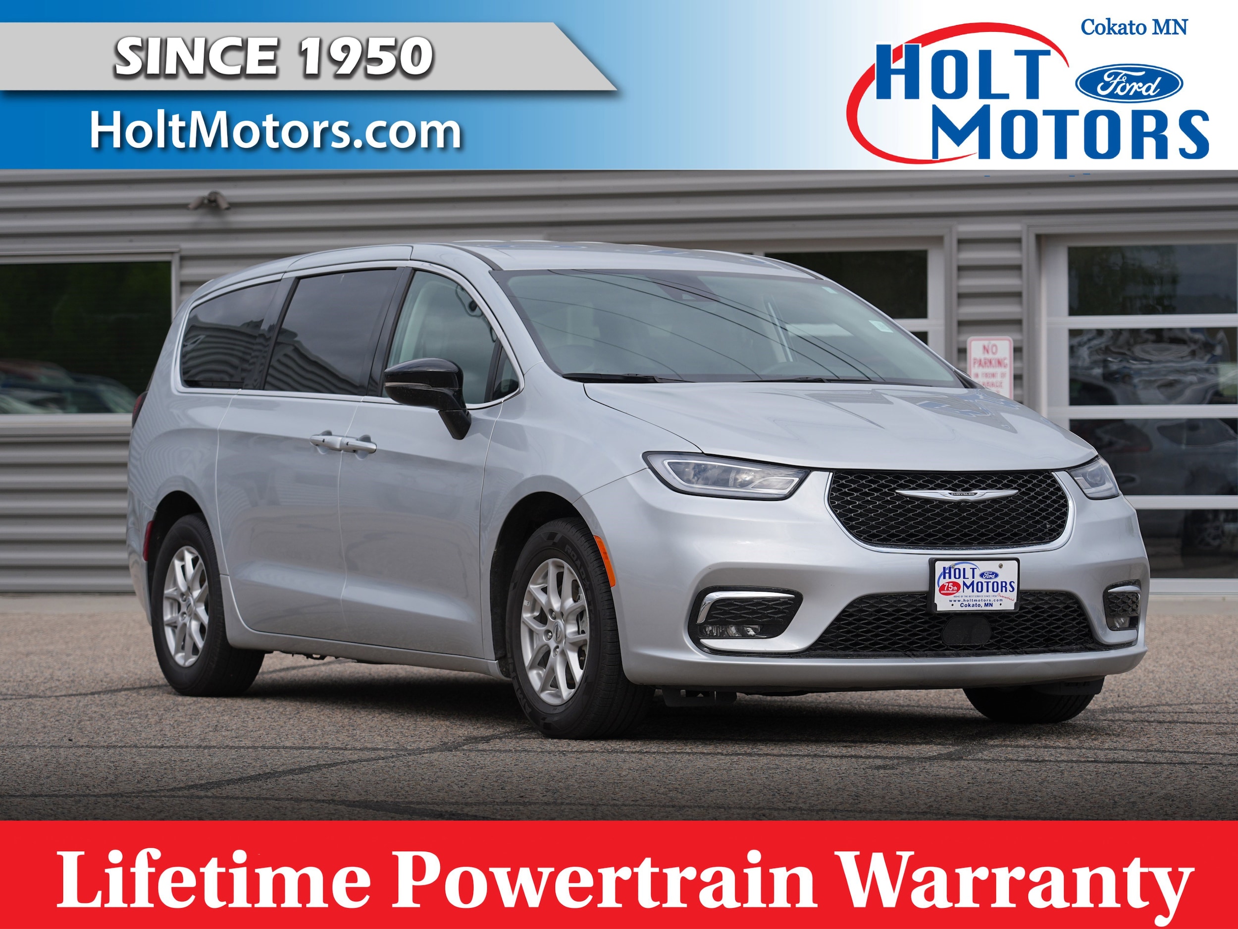 2024 Chrysler Pacifica Touring L's photo