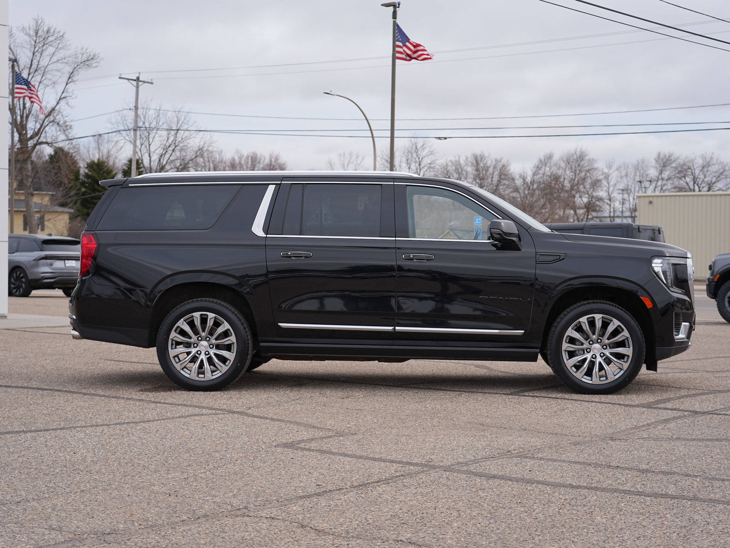 Used 2021 GMC Yukon XL Denali with VIN 1GKS2JKL3MR312075 for sale in Cokato, Minnesota