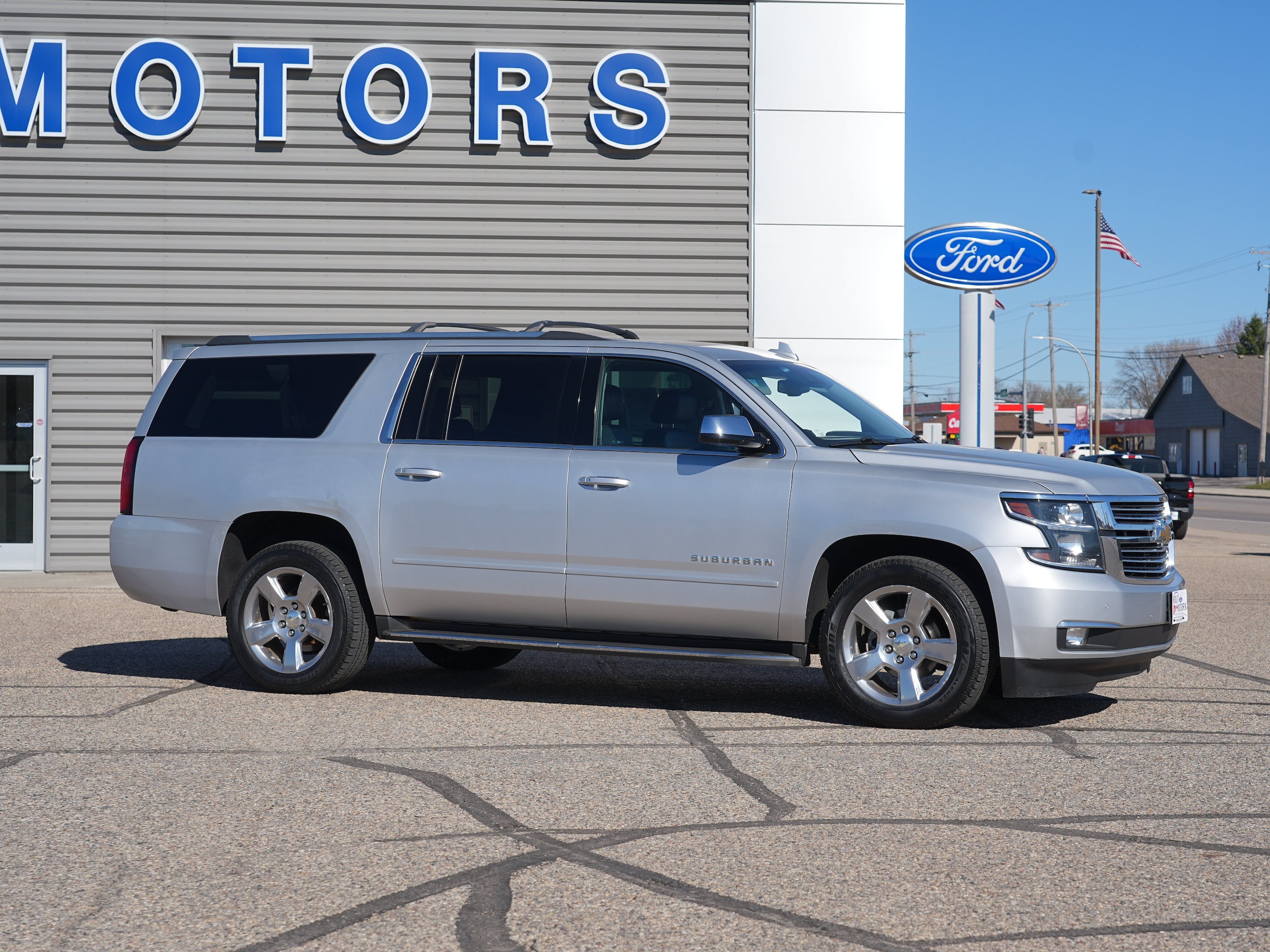 Used 2017 Chevrolet Suburban Premier with VIN 1GNSKJKC5HR176072 for sale in Cokato, MN