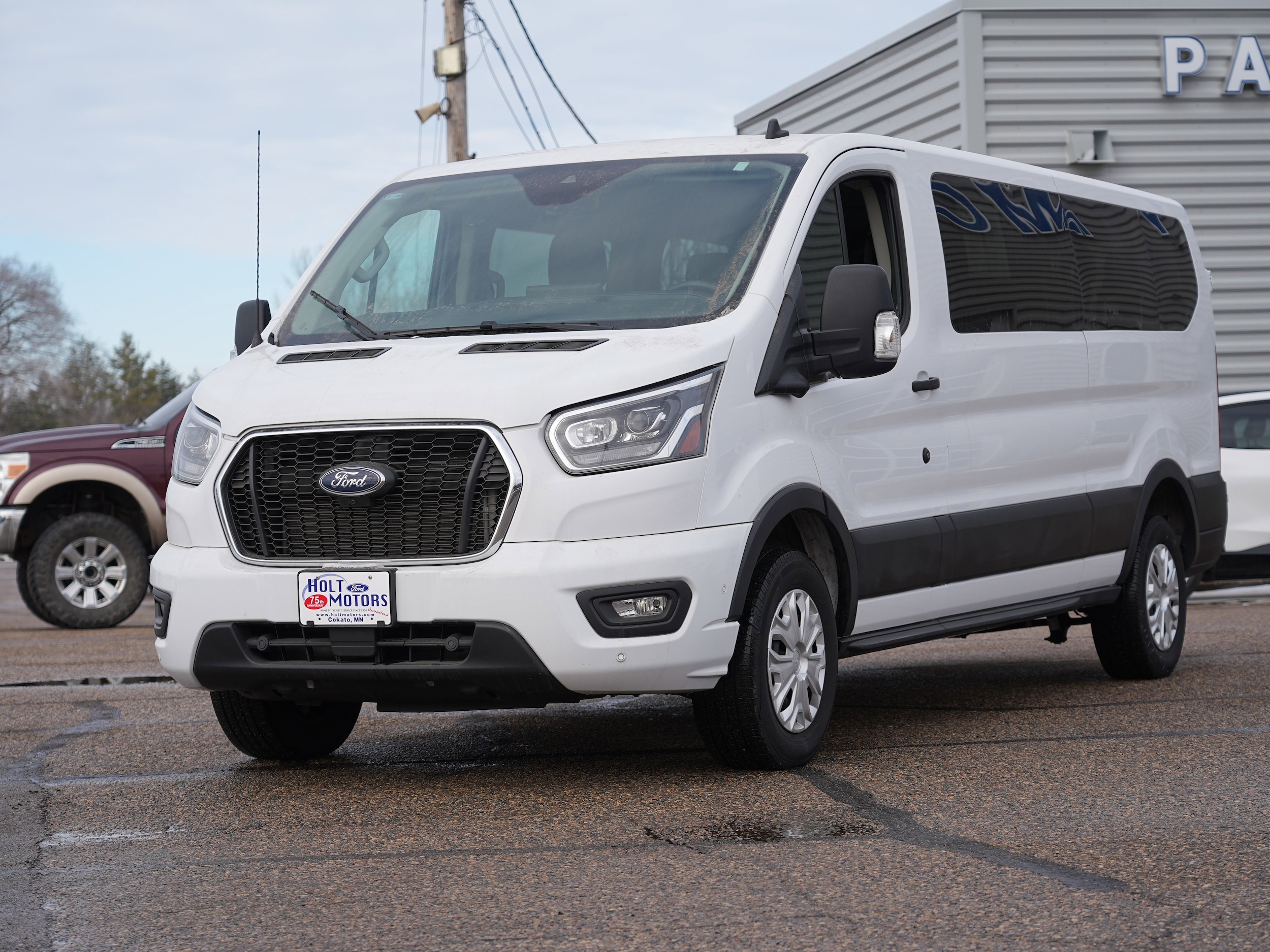 2023 Ford Transit Passenger Van XLT - Photo 7