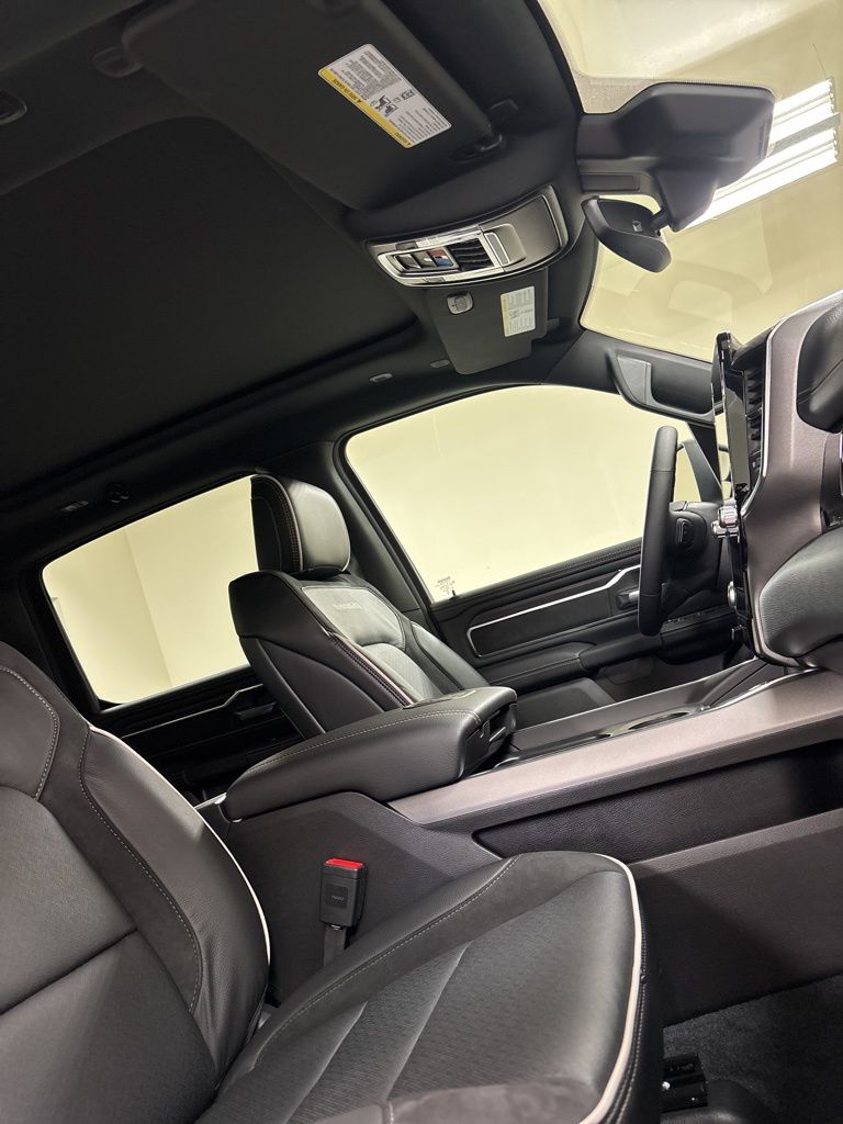 2026 RAM 1500 Laramie - Photo 32