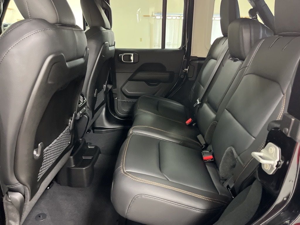 2025 Jeep Wrangler 4-Door Sahara - Photo 10