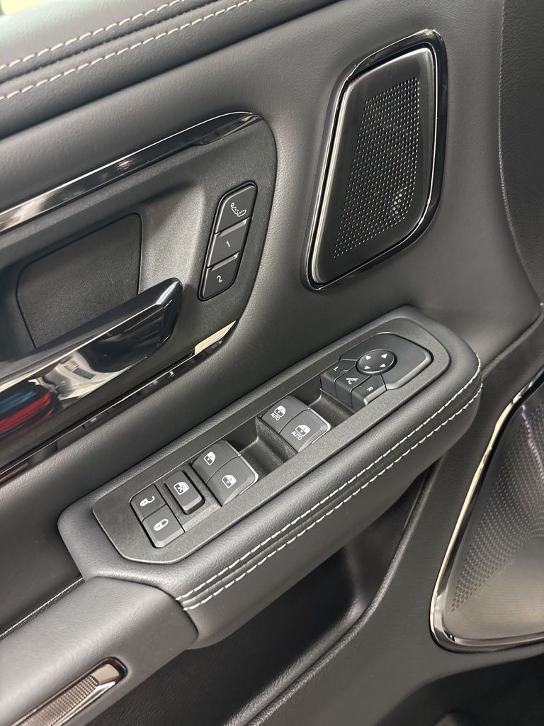 2026 RAM 1500 Limited - Photo 18
