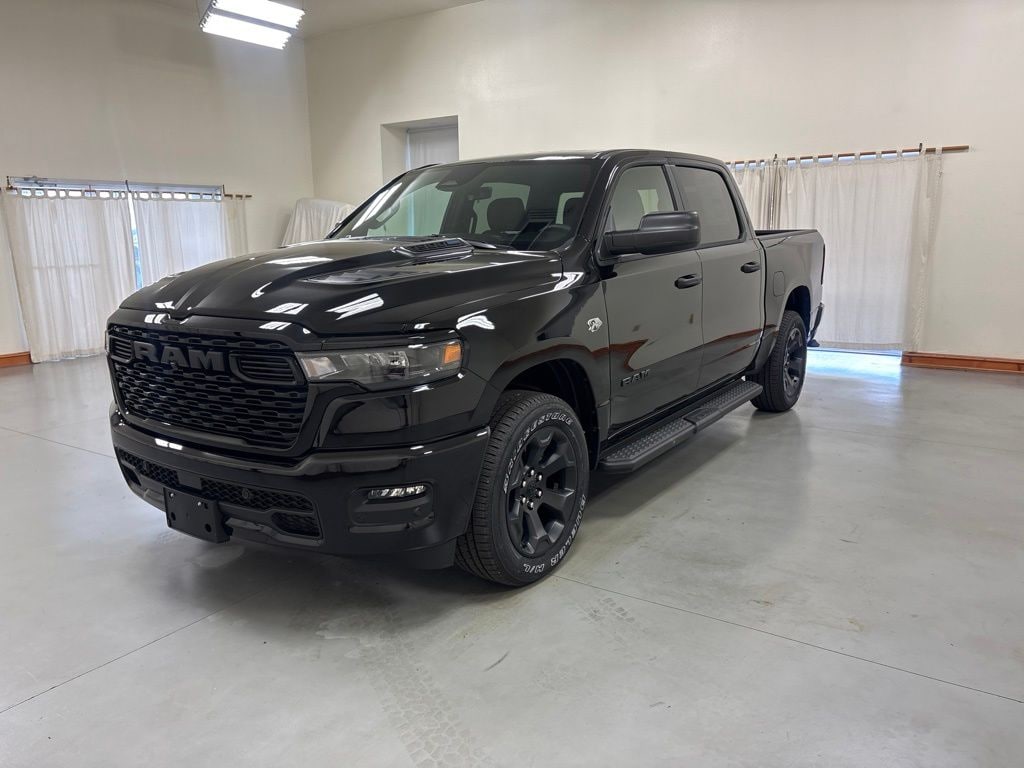 New 2026 Ram 1500 EXPRESS CREW CAB 4X4 5'7 BOX Pickup