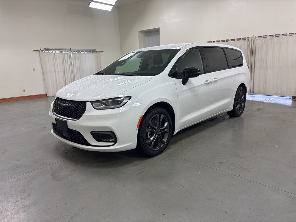 New 2026 Chrysler Pacifica SELECT Passenger Van