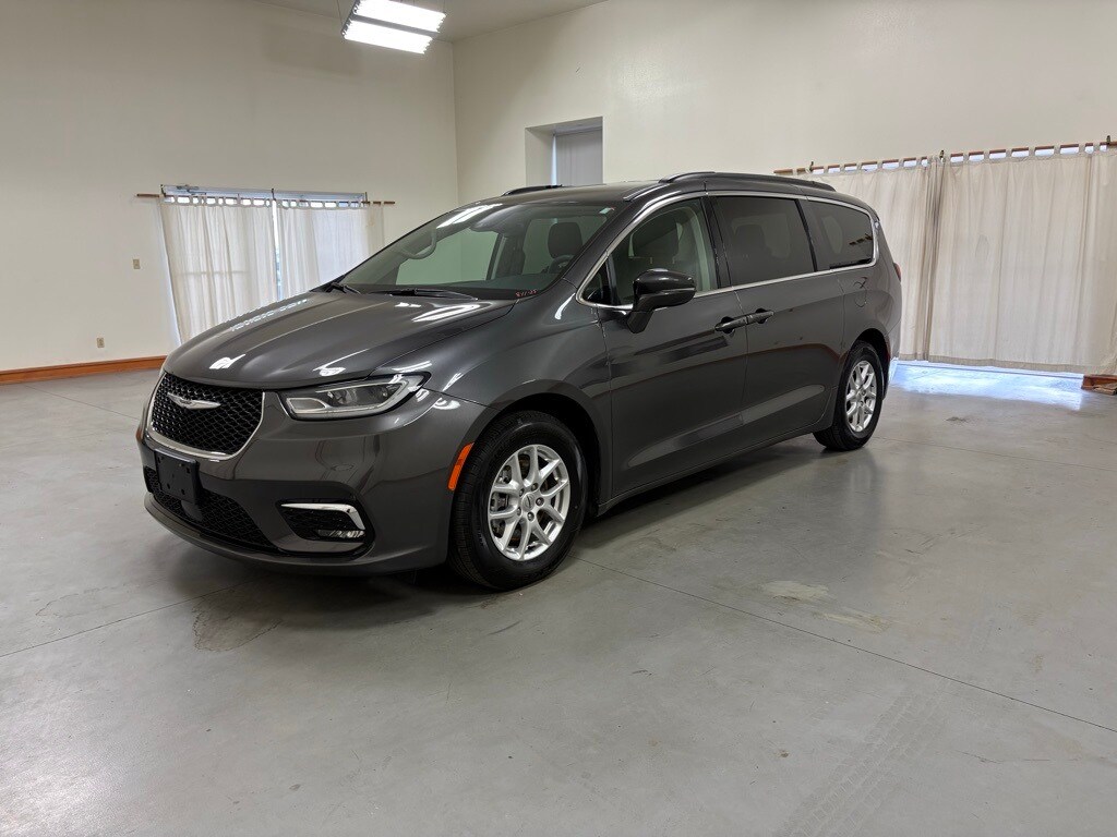 2022 Chrysler Pacifica Touring L photo 4