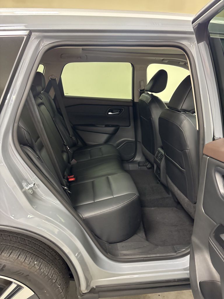 2023 Nissan Rogue SL - Photo 32