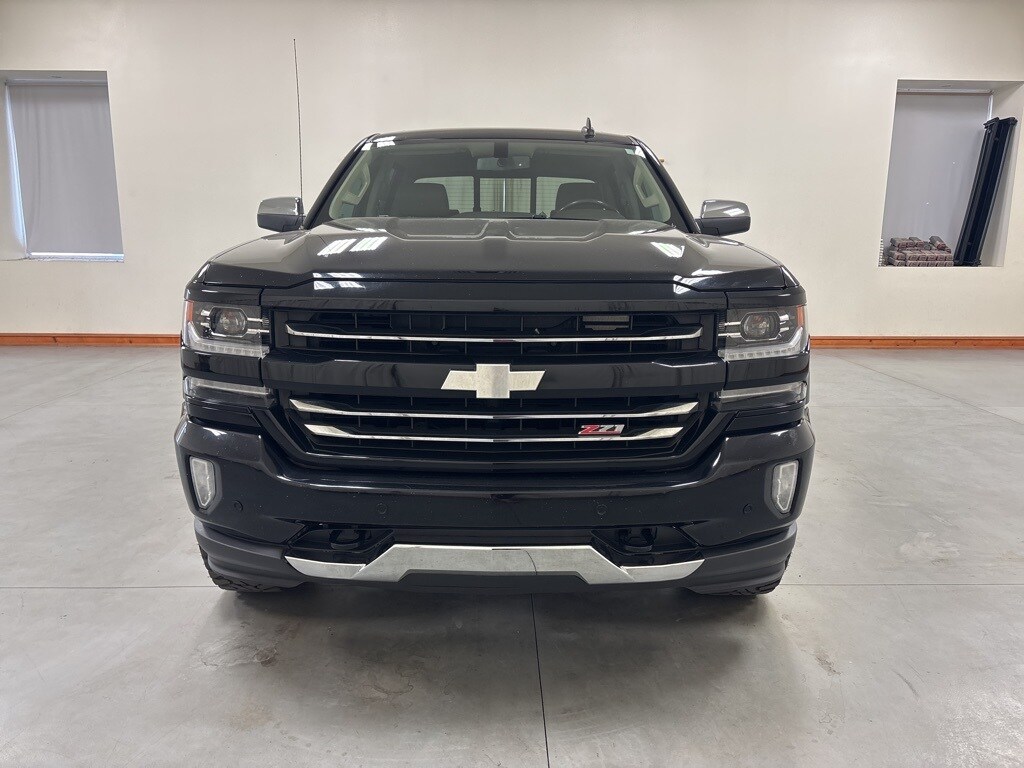 2018 Chevrolet Silverado 1500 LTZ photo 3