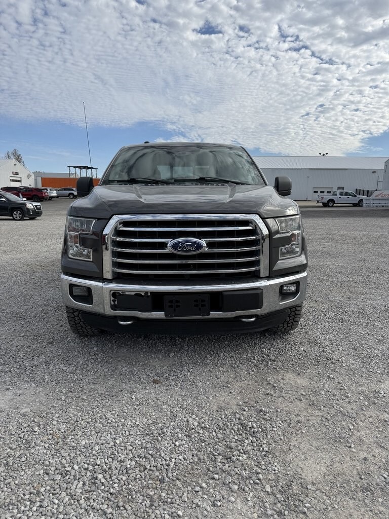 2015 Ford F-150 XLT photo 2