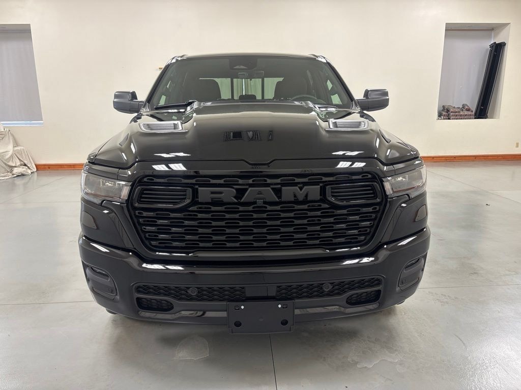 New 2026 Ram 1500 EXPRESS CREW CAB 4X4 5'7 BOX Pickup