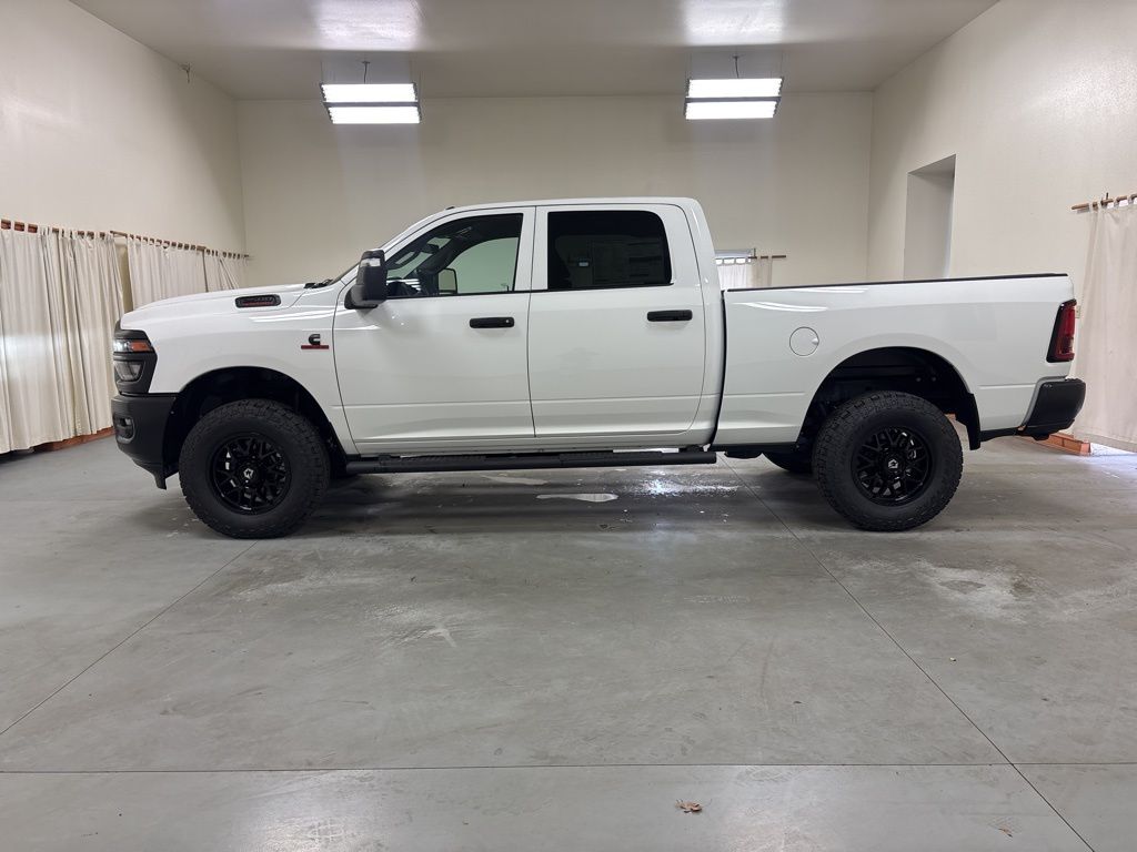 2025 RAM 2500 Tradesman - Photo 6