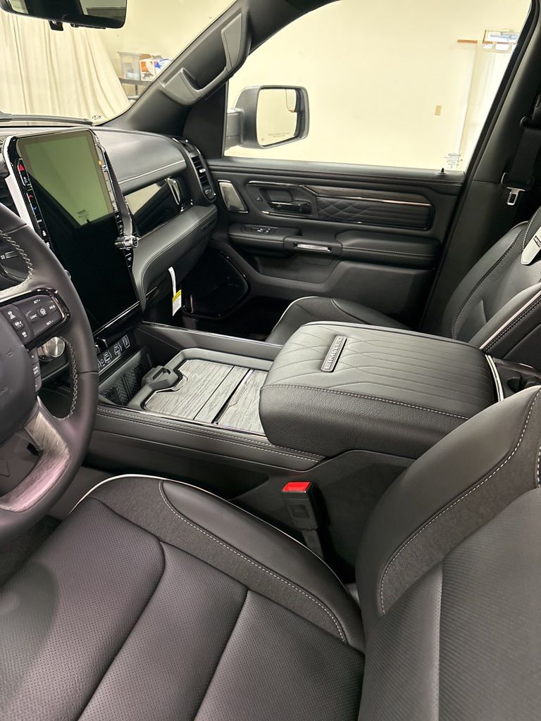 2026 RAM 1500 Limited - Photo 16