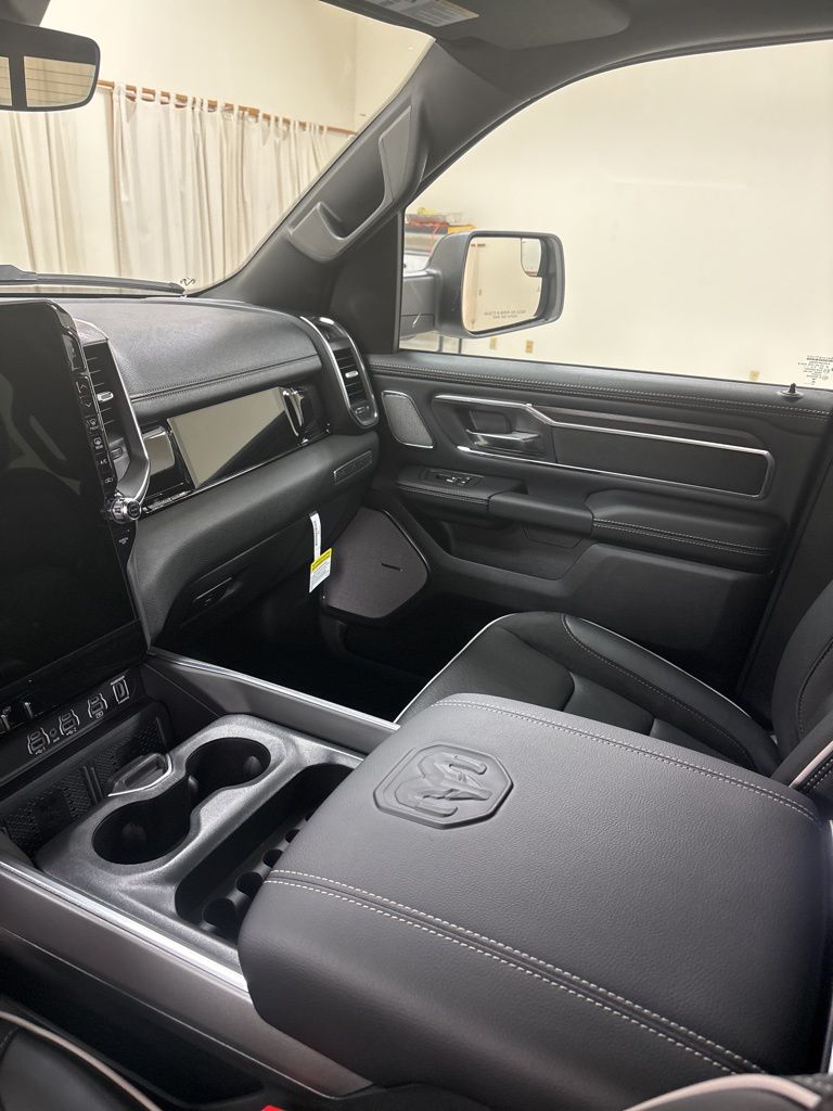 2026 RAM 1500 Laramie - Photo 17