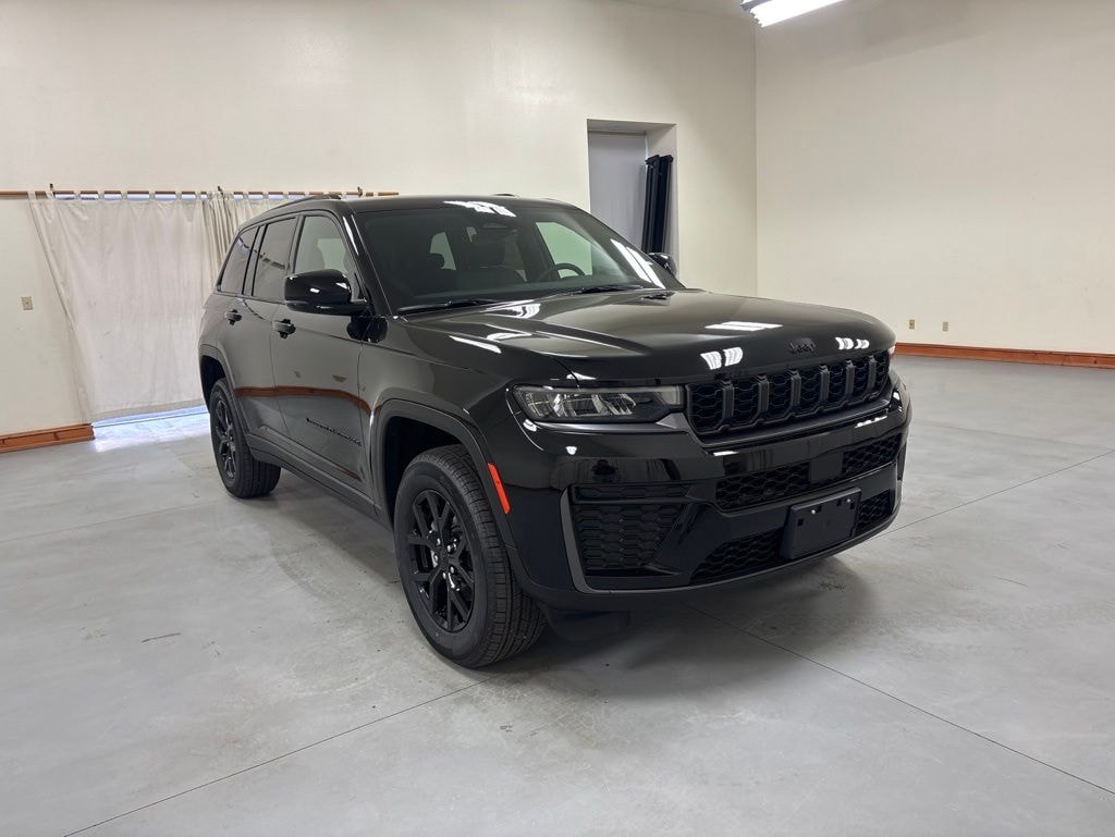 New 2026 Jeep Grand Cherokee LAREDO ALTITUDE 4X4 Sport Utility