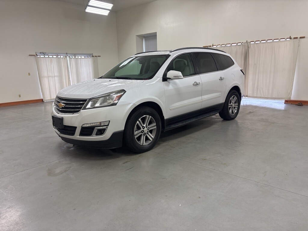 2016 Chevrolet Traverse 2LT photo 3