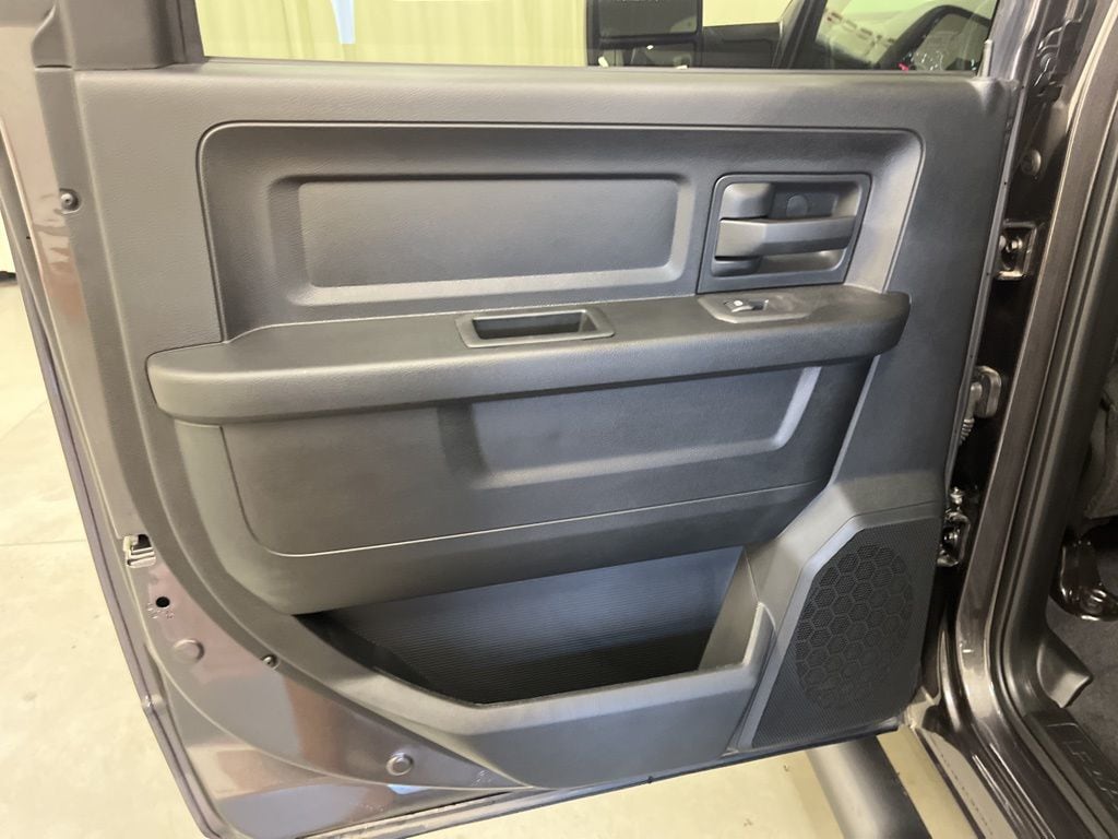 2025 RAM 2500 Tradesman - Photo 11
