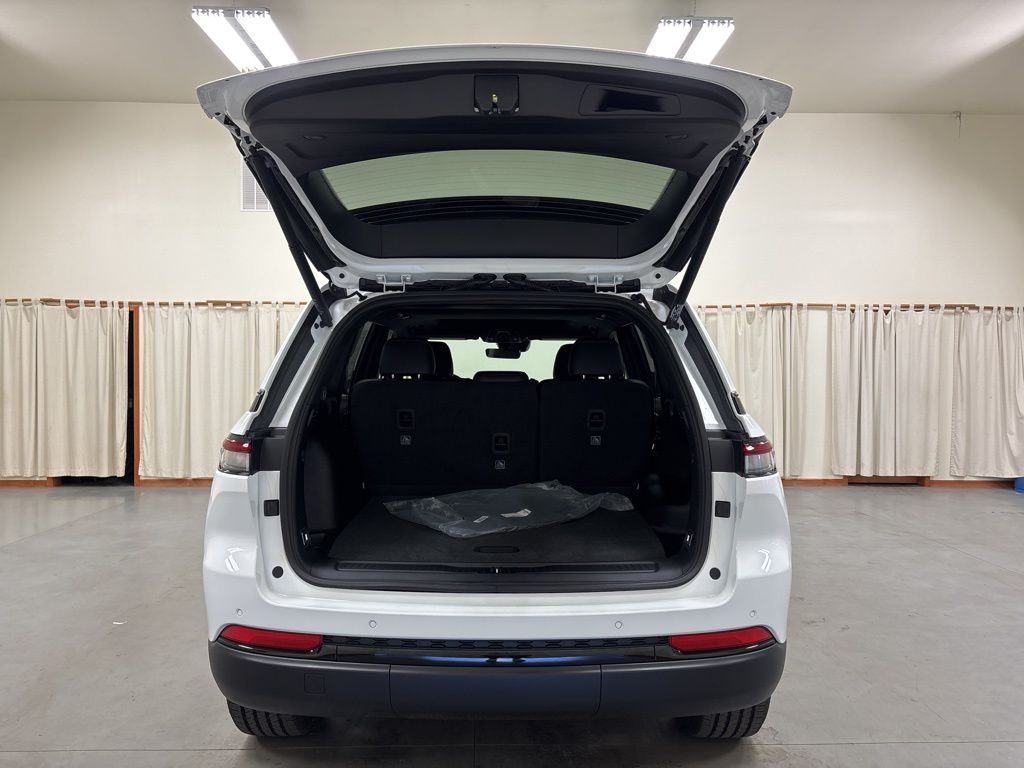 2025 Jeep Grand Cherokee Altitude - Photo 28