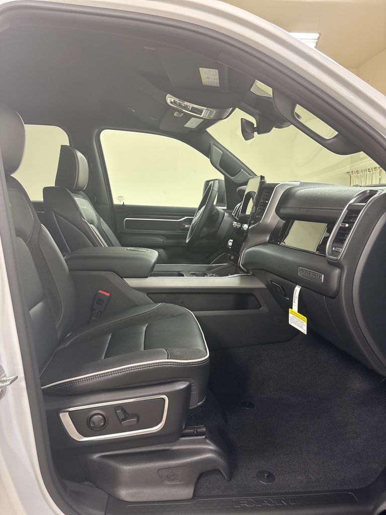 2026 RAM 1500 Laramie - Photo 32