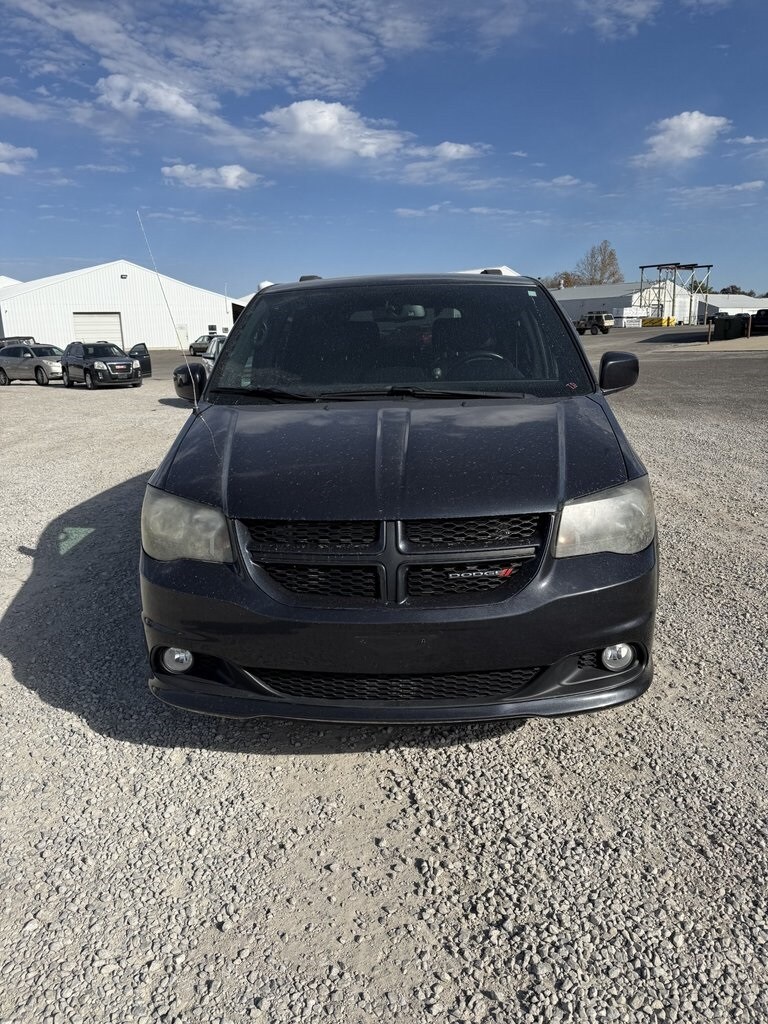 2014 Dodge Grand Caravan R/T photo 2